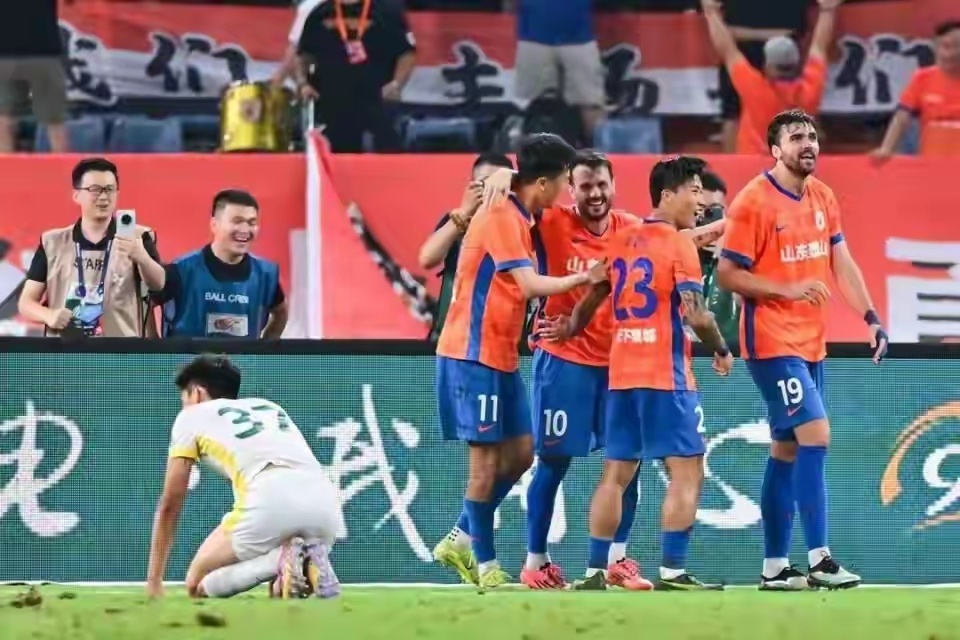 EEKCI, KL, 出了韩鹏在